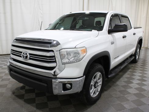 Used 2016 Toyota Tundra SR5 w/ SR5 Upgrade Package image 31