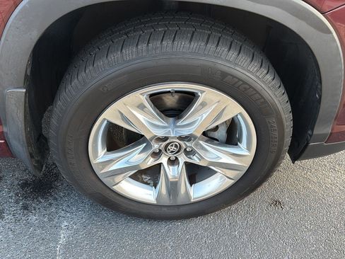 Used 2018 Toyota Highlander Limited image 37