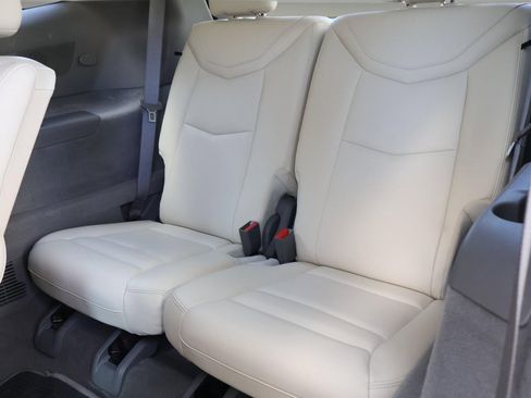 Used 2022 Cadillac XT6 Premium Luxury image 11