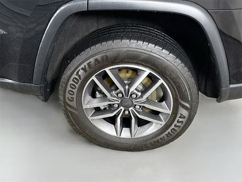 Used 2021 Jeep Grand Cherokee Limited w/ Luxury Group II image 39