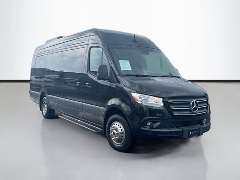 Used 2024 Mercedes-Benz Sprinter 3500 image 3