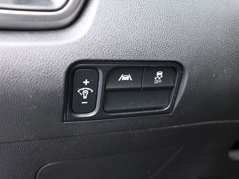 Used 2022 Kia Sorento LX image 13