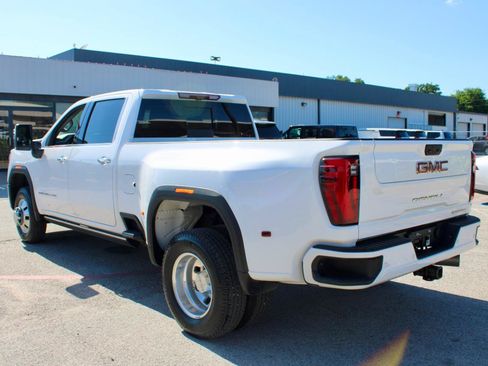 Used 2024 GMC Sierra 3500 Denali w/ Denali Reserve Package AWD/4WD image 4