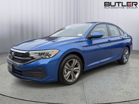 Used 2024 Volkswagen Jetta SE image 2