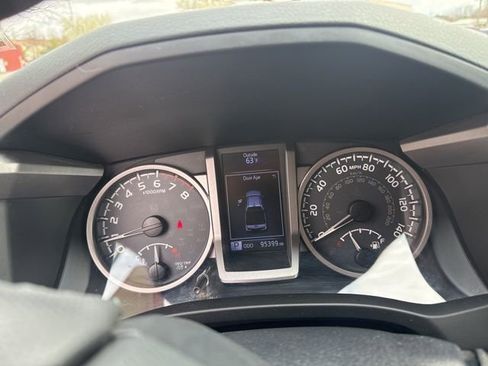 Used 2018 Toyota Tacoma SR5 image 26