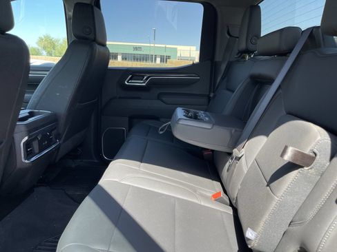 Used 2025 Chevrolet Silverado 1500 LTZ AWD/4WD image 11