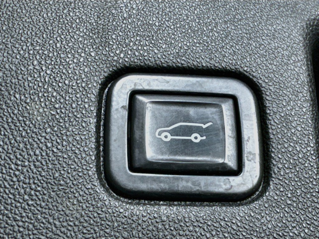 Used 2020 Chevrolet Equinox Premier AWD/4WD image 30