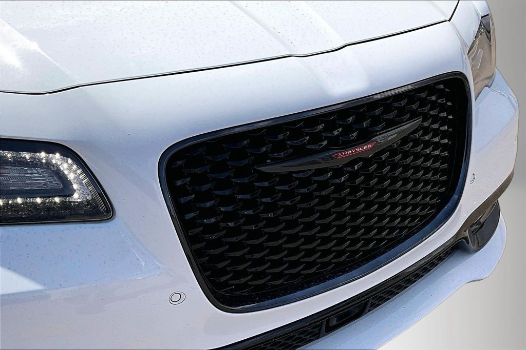 Used 2023 Chrysler 300 S w/ Comfort Group RWD image 31