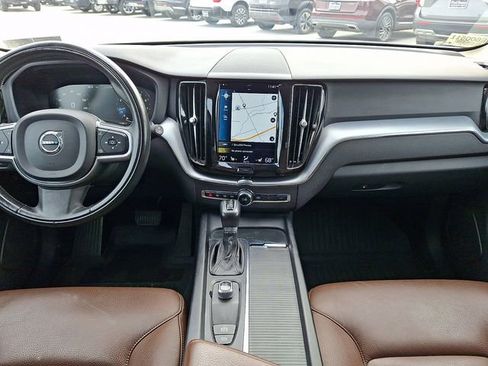 Used 2018 Volvo XC60 T6 Momentum w/ Advanced Package AWD/4WD image 15