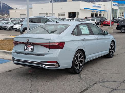 New 2026 Volkswagen Jetta SEL image 3