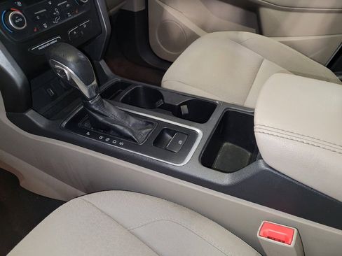Used 2018 Ford Escape SE FWD image 26