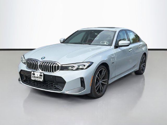 Used 2023 BMW 330e xDrive w/ M Sport Package AWD/4WD image 3