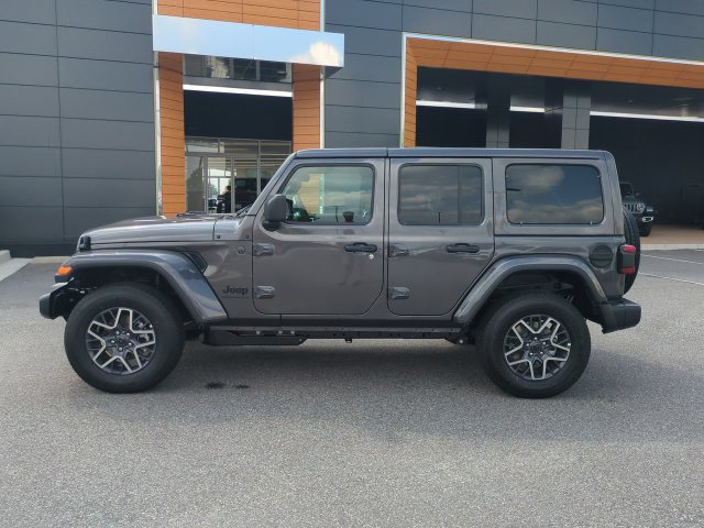 New 2026 Jeep Wrangler Unlimited Sahara w/ Technology Group AWD/4WD image 7