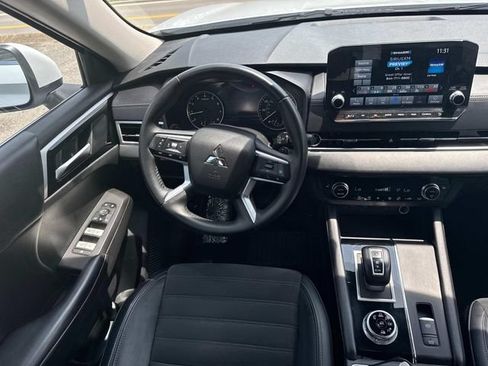 Used 2024 Mitsubishi Outlander SE AWD/4WD image 20