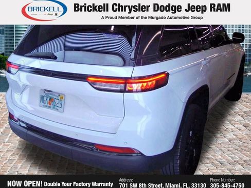 Used 2023 Jeep Grand Cherokee Altitude RWD image 19