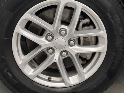 Used 2023 Jeep Grand Cherokee L Laredo image 68