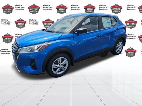 Certified 2025 Nissan Kicks Play S image 1