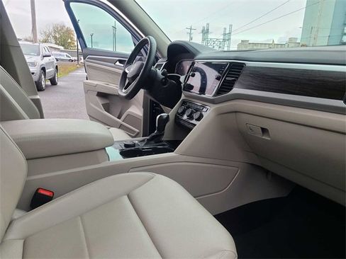 Used 2023 Volkswagen Atlas SE image 16
