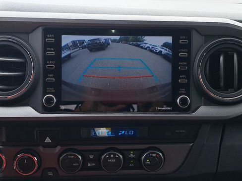 Used 2021 Toyota Tacoma TRD Off-Road AWD/4WD image 21