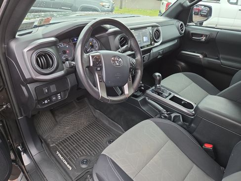Certified 2020 Toyota Tacoma TRD Off-Road AWD/4WD image 15
