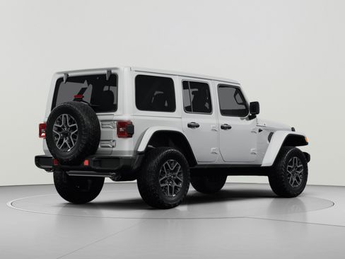 Used 2024 Jeep Wrangler Unlimited Sahara w/ Technology Group AWD/4WD image 3