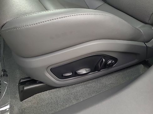 Used 2021 Porsche Taycan 4S image 28