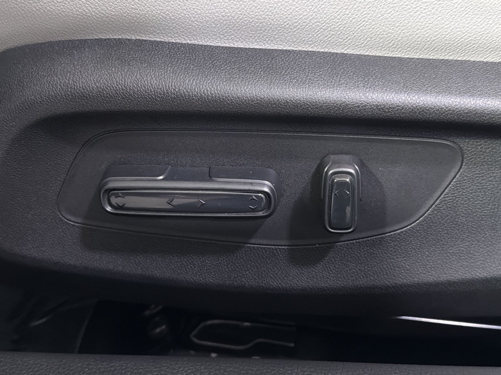 Used 2025 Acura Integra FWD image 26