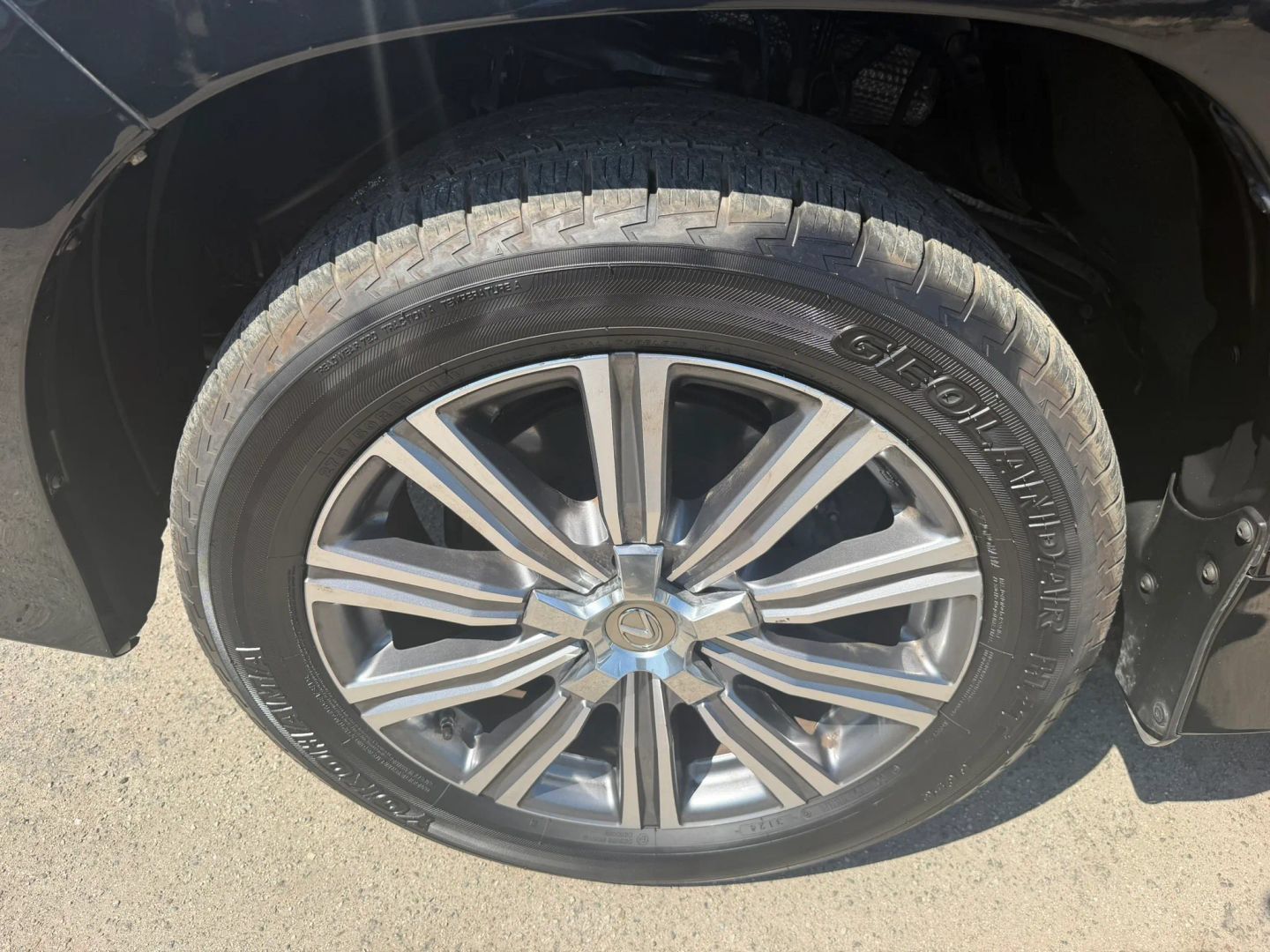 Used 2017 Lexus LX 570 4WD w/ Luxury Package image 39