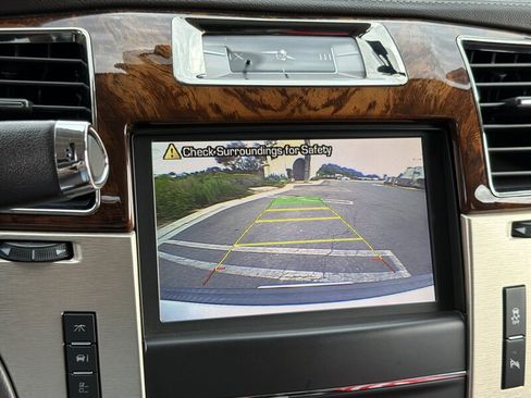 Used 2014 Cadillac Escalade ESV Platinum AWD/4WD image 23