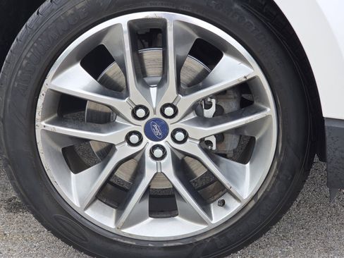 Used 2015 Ford Edge Titanium w/ Equipment Group 301A AWD/4WD image 11