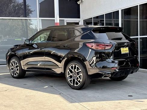 Certified 2025 Chevrolet Blazer RS FWD image 5