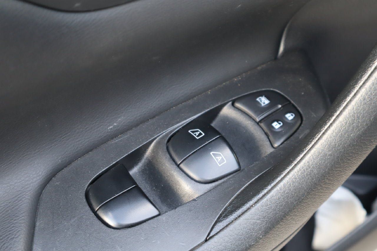 Used 2015 Nissan Altima 2.5 SV w/ Convenience Package FWD image 20