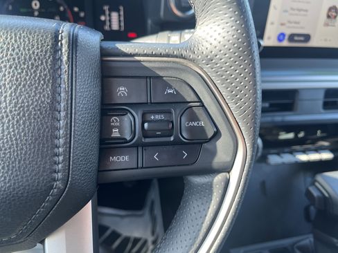 Used 2025 Toyota 4Runner SR5 image 19