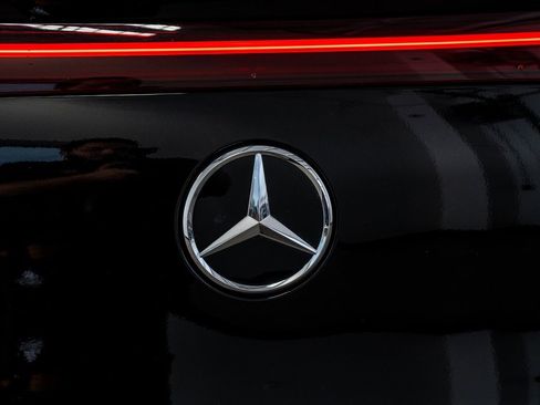 Used 2023 Mercedes-Benz EQE 350+ 4MATIC SUV w/ Exclusive Trim Package image 27