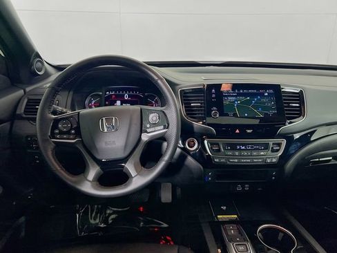 Used 2024 Honda Passport Black Edition image 23