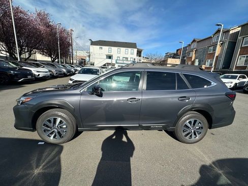 Certified 2023 Subaru Outback Premium image 5