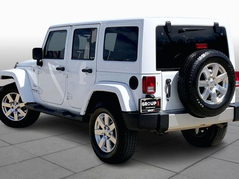 Used 2018 Jeep Wrangler Unlimited Sahara w/ Connectivity Group image 11