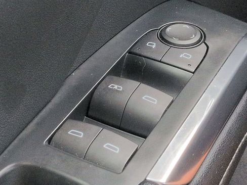 Used 2025 Chevrolet Traverse LT w/ Enhanced Driving Package FWD image 23