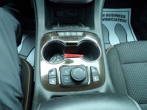 Used 2022 GMC Acadia AT4 AWD/4WD image 19