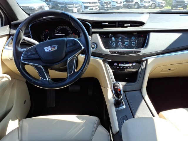 Used 2019 Cadillac XT5 FWD image 9