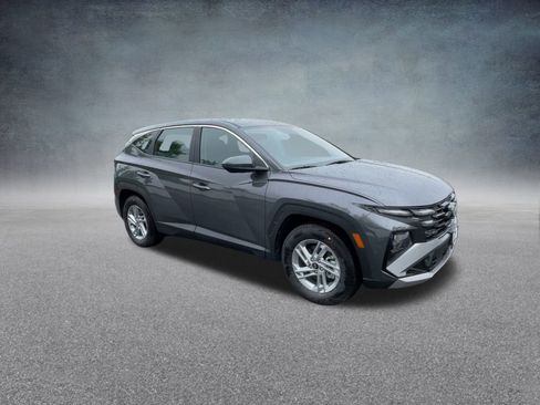 Certified 2025 Hyundai Tucson SE image 28