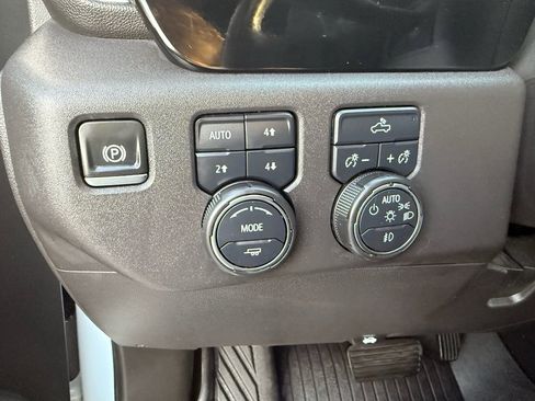 Used 2024 Chevrolet Silverado 1500 LT Trail Boss image 11