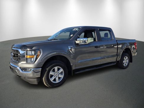 Used 2023 Ford F150 XLT w/ Trailer Tow Package image 3