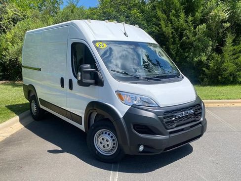 Used 2025 RAM ProMaster 2500 w/ Convenience Group FWD image 1