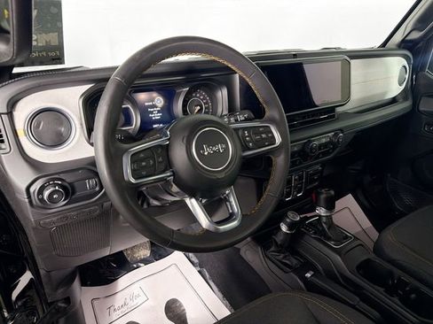 Used 2024 Jeep Wrangler Sahara image 9