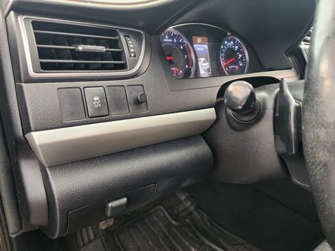 Used 2015 Toyota Camry SE FWD image 32