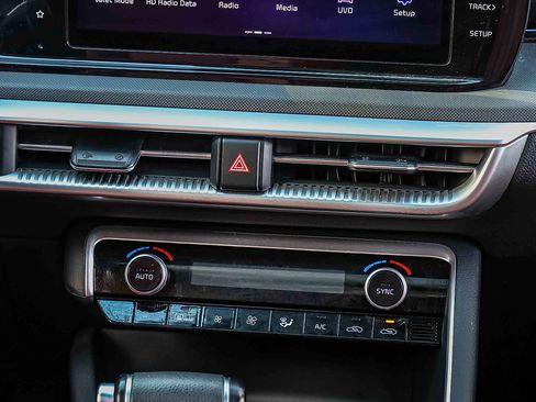 Used 2022 Kia K5 GT-Line w/ GT-Line FWD Premium Package image 13