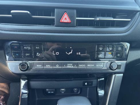 Used 2024 Kia Seltos SX w/ SX Sunroof Package AWD/4WD image 12