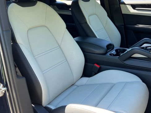 Certified 2025 Porsche Cayenne S AWD/4WD image 18