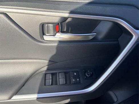 Used 2025 Toyota RAV4 XLE image 14